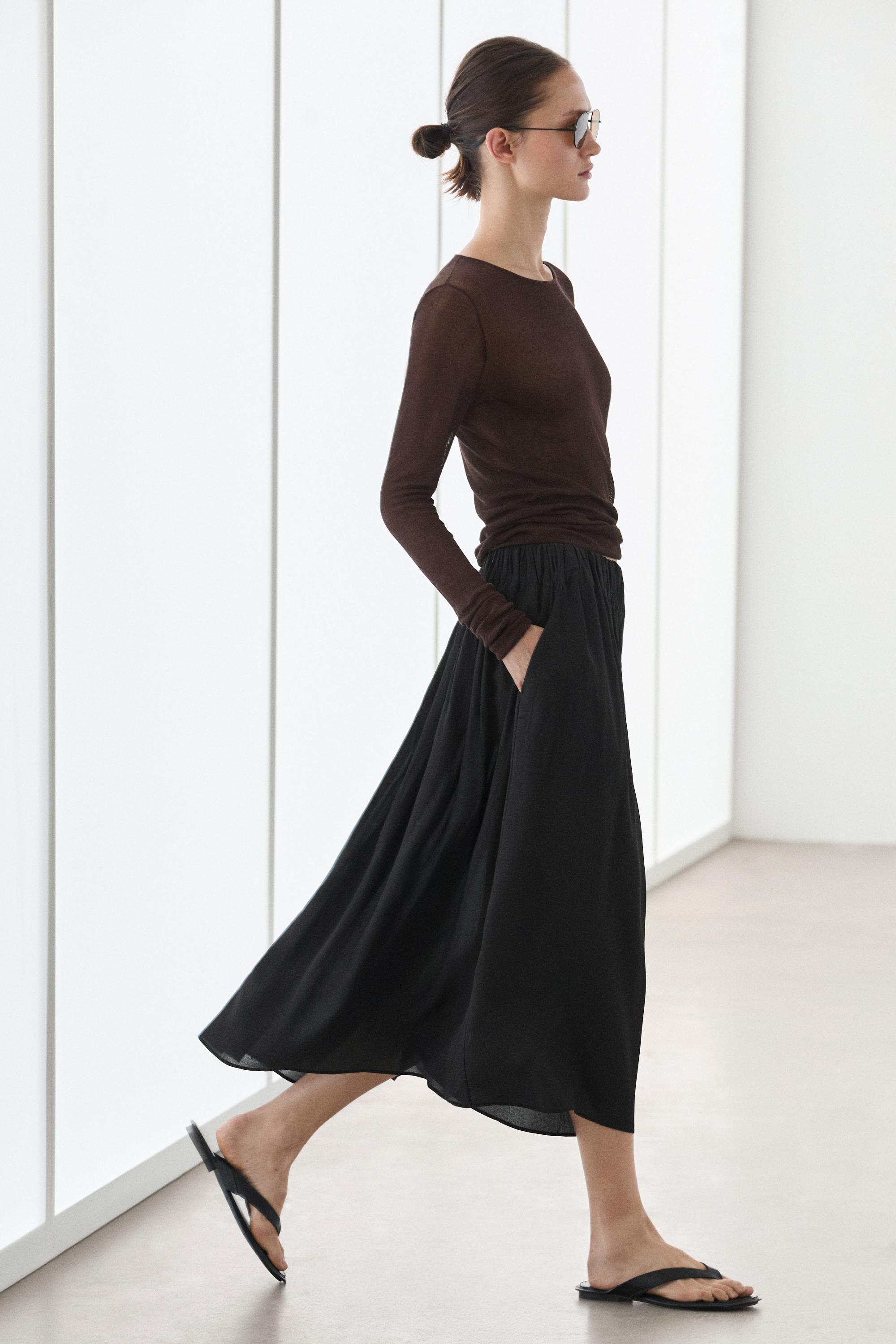 Pleated midi skirt
